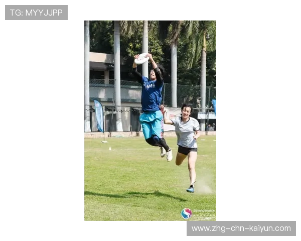 “三叉湖飞盘赛：空中飞盘与极速传球的完美碰撞”